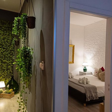 Il Giardino Di Sybar Leilighet Lecce Eksteriør bilde
